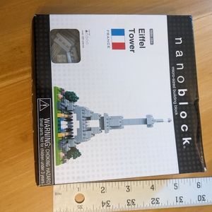 Eiffel Tower Nanoblocks over 200 pieces NIB